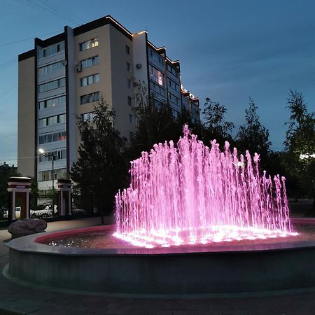 1 Комнатная Квартира В Самом Центре С Видом На Сквер Kosztanaj Kültér fotó