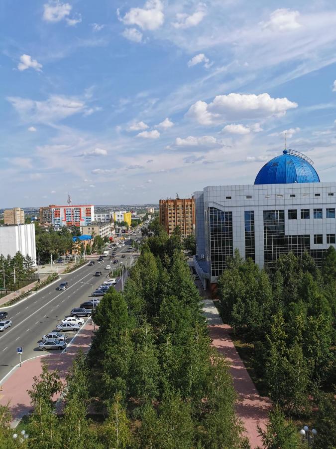 1 Комнатная Квартира В Самом Центре С Видом На Сквер Kosztanaj Kültér fotó
